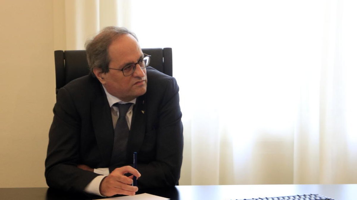 El presidente inhabilitado de la Generalitat, Quim Torra, en un despacho del Palau de Pedralbes.