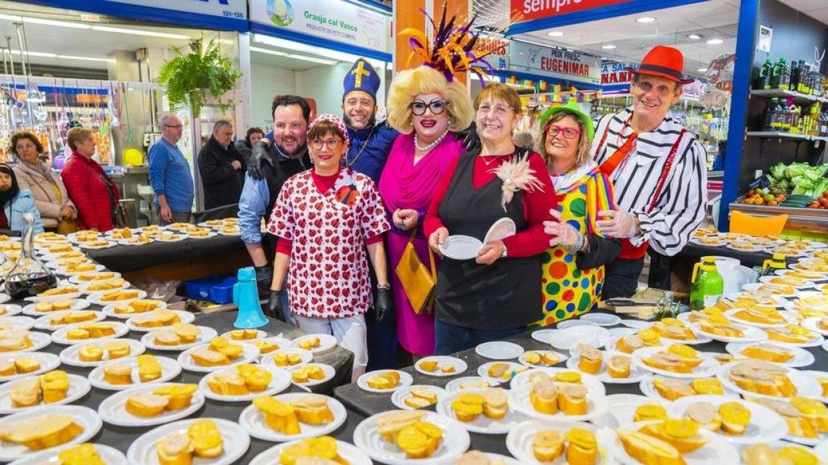 Imagen del desayuno que han ofrecido los puestos del Mercat Central de Reus.