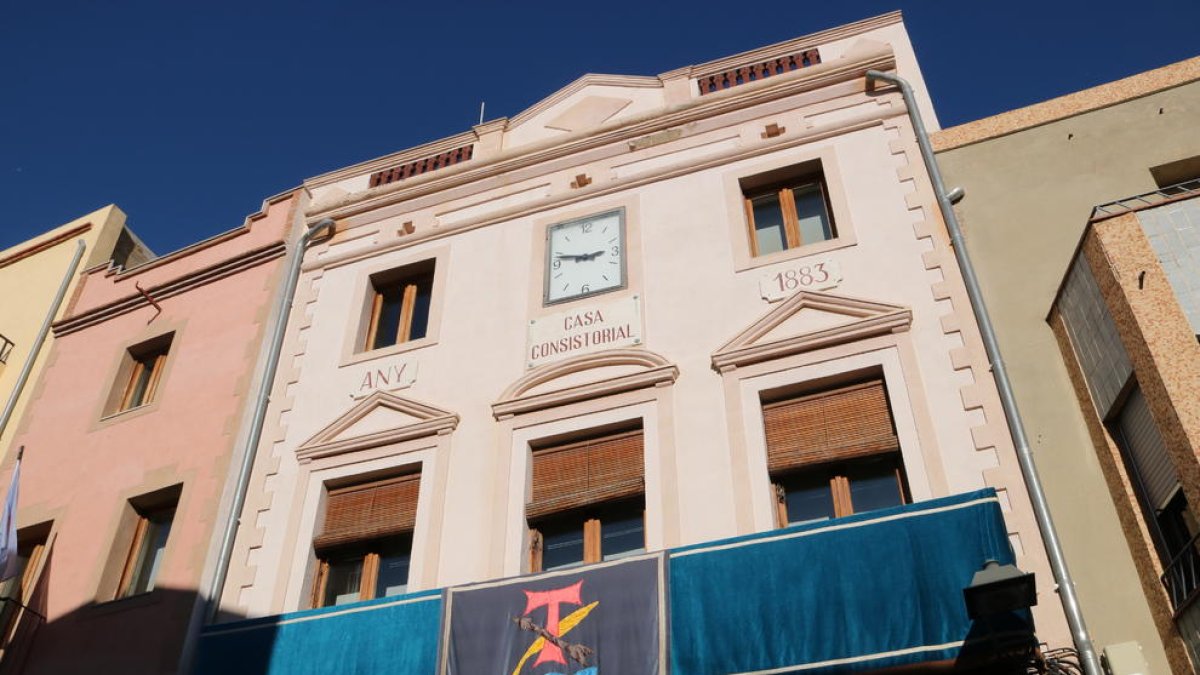 La façana de l'Ajuntament de la Canonja, en una imatge recent.