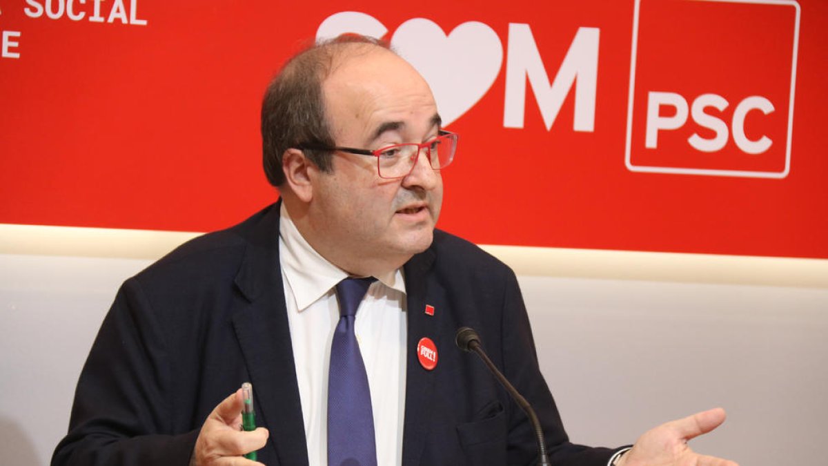 El primer secretario del PSC, Miquel Iceta, en rueda de prensa en la sede del partido