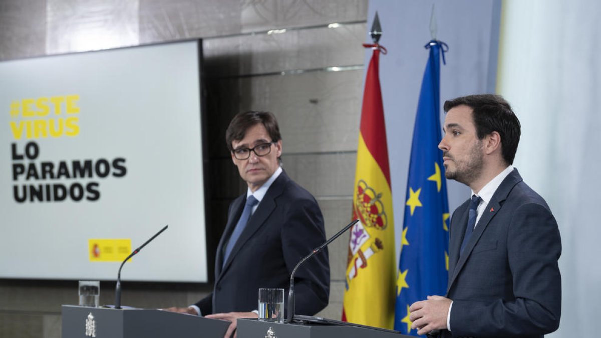 El ministre de Sanitat, Salvador Illa, i el ministre de Consum, Alberto Garzón, en una roda de premsa a Moncloa.