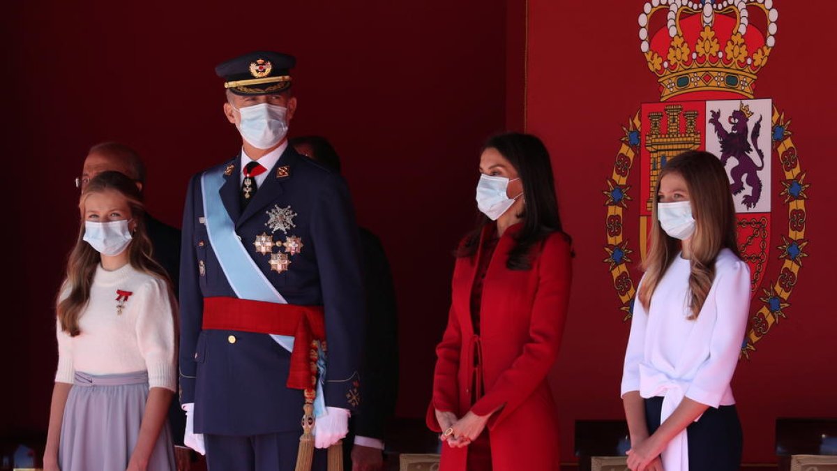 El rey Felipe VI, la reina Letizia y las infantas Elionor i Sofia en el acto del día de la Hispanidad.