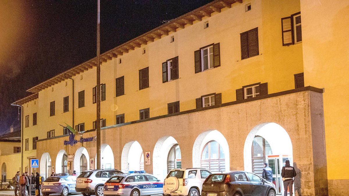 Imagen de una estación d etrens en Austria, donde se han suspendido los trenes con Italia.