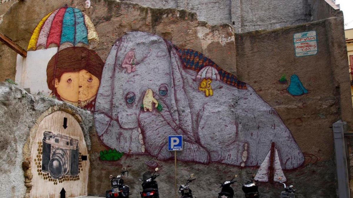 Justo Heras, conocido como Megan, ha pintado numerosos murales y plafones en Tarragona ciudad.