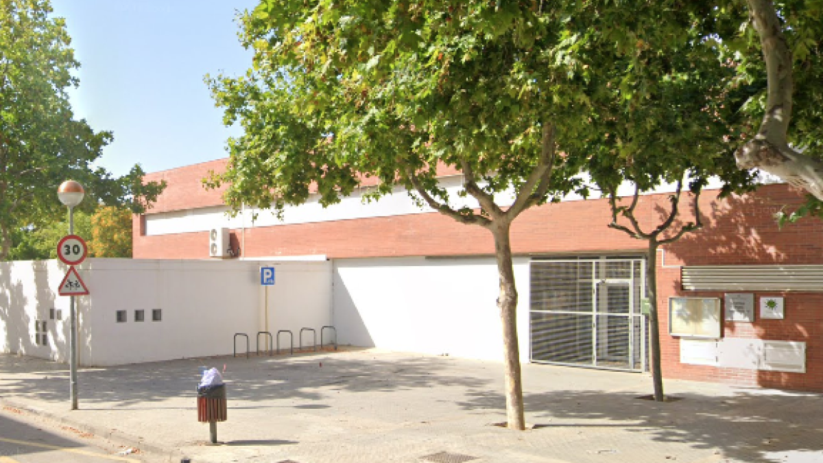 Façana de l'Institut Escola Joan Ardèvol de Cambrils.