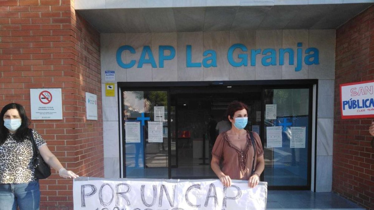 Les concentracions davant el CAP la Granja es duen a terme cada setmana des de l'estiu.