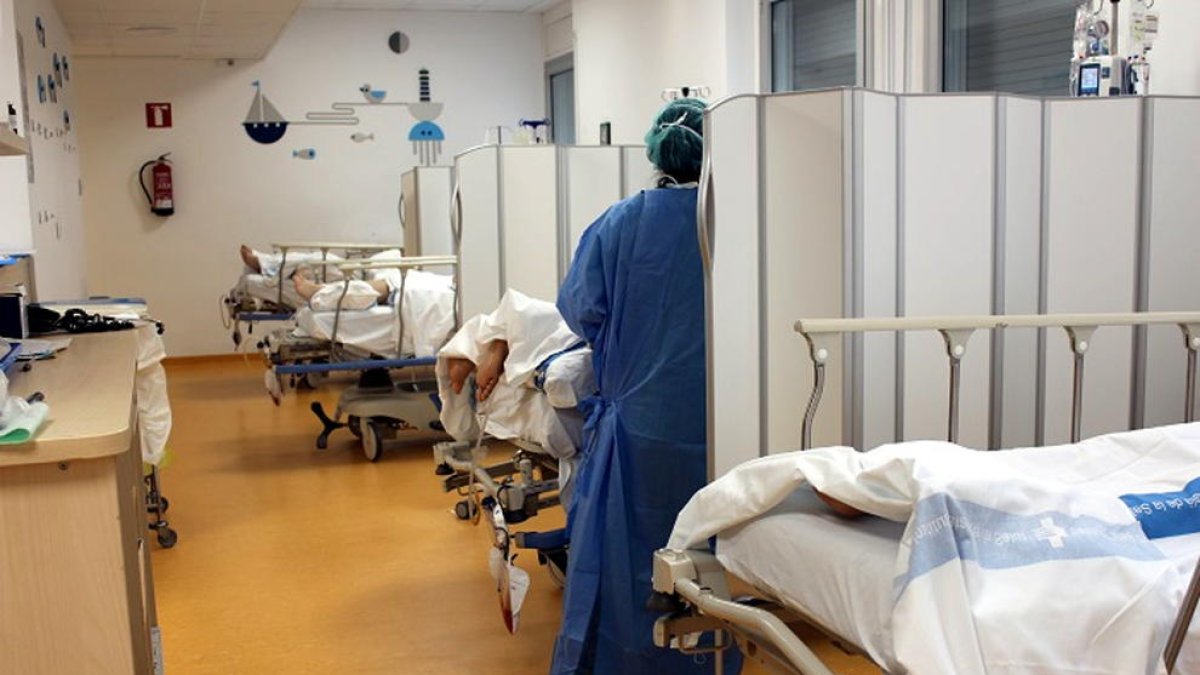 Imagen de archivo de una habitación con pacientes con covid-19 en el Trueta.
