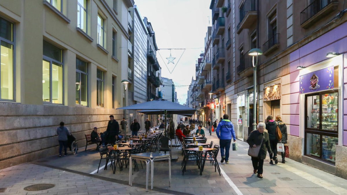 Imatge d'arxiu de les terrasses de bars ubicats als voltants de la plaça Corsini.