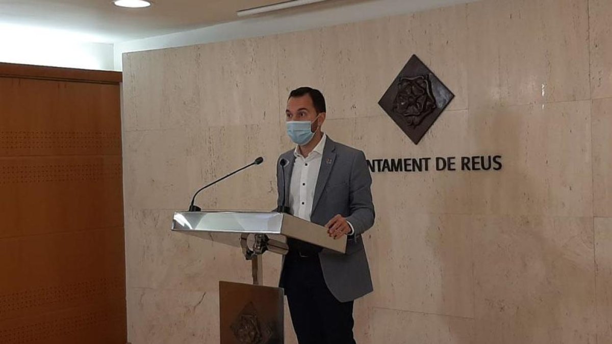 Daniel Rubio, regidor de Recursos Humans i Medi Ambient, durant la presentació.