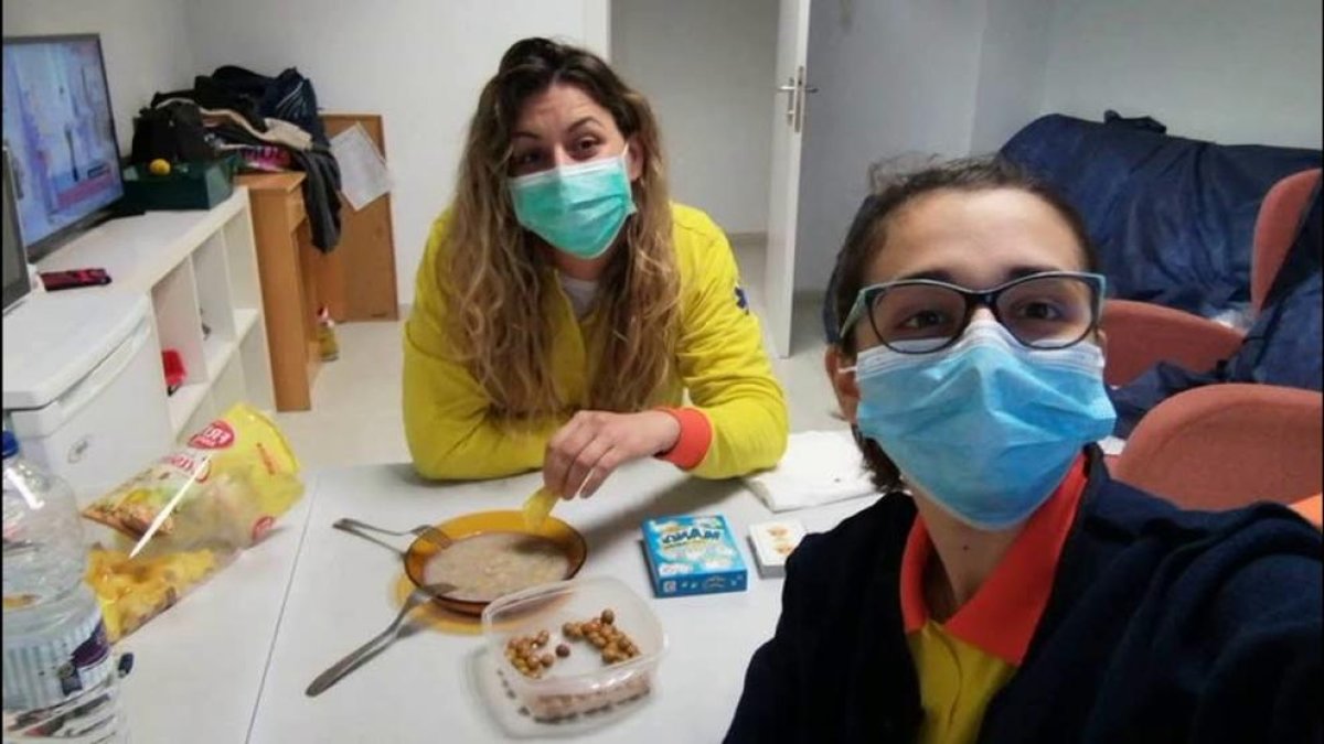 Dos de las trabajadoras del SEM.