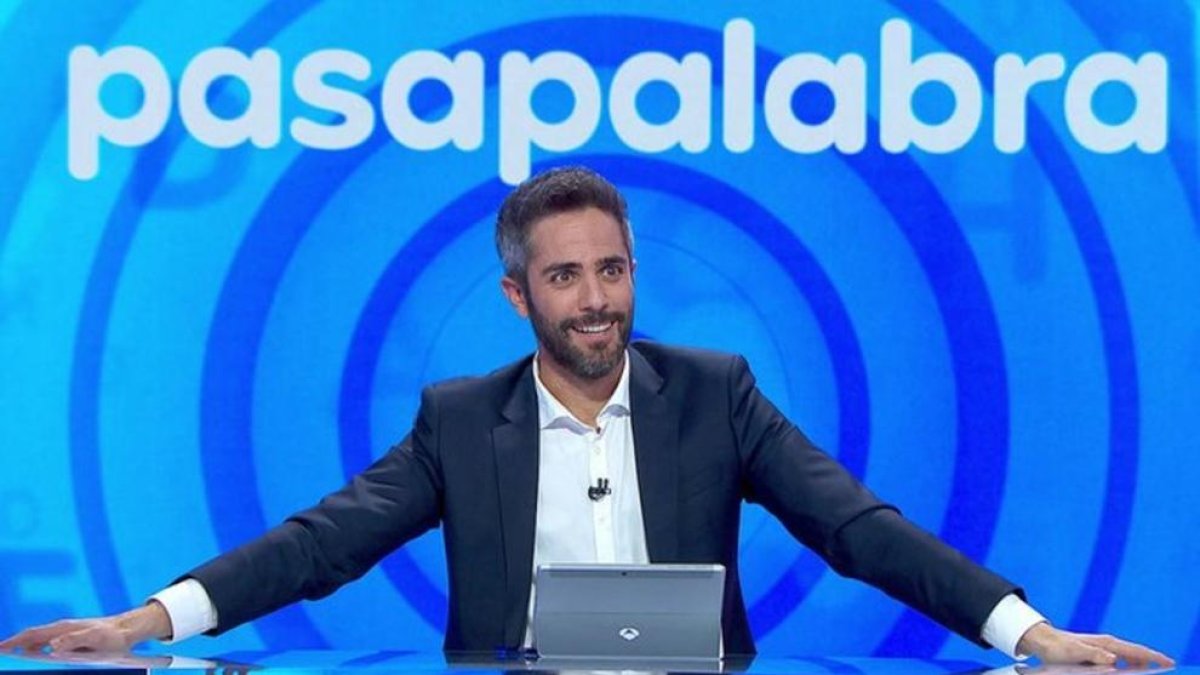 Roberto Leal durante la emisión de uno de los programas.