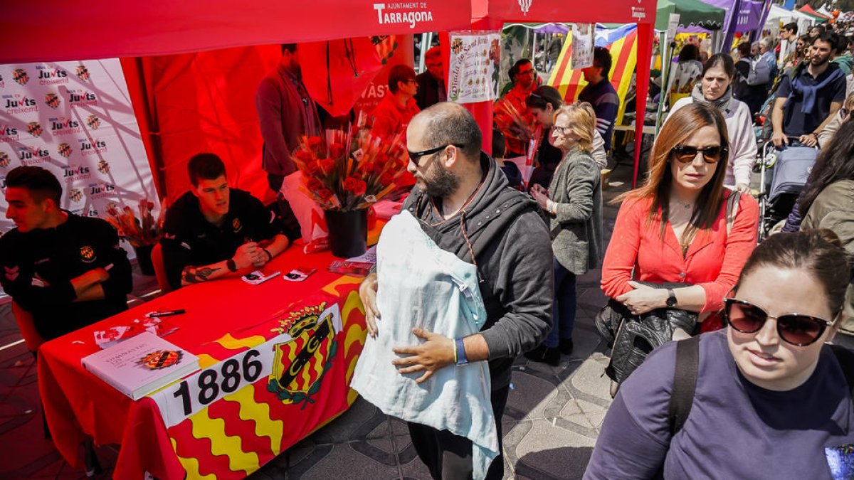 El Nàstic sol utilitzar Sant Jordi per posar en contacte jugadors i aficionats.