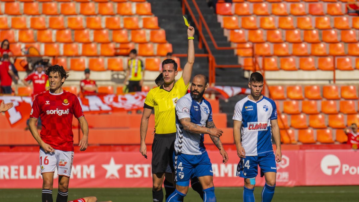 Pedro Martín, sobre el césped de un Nou Estadio que, seguramente, no verá más fútbol la 2019-20.