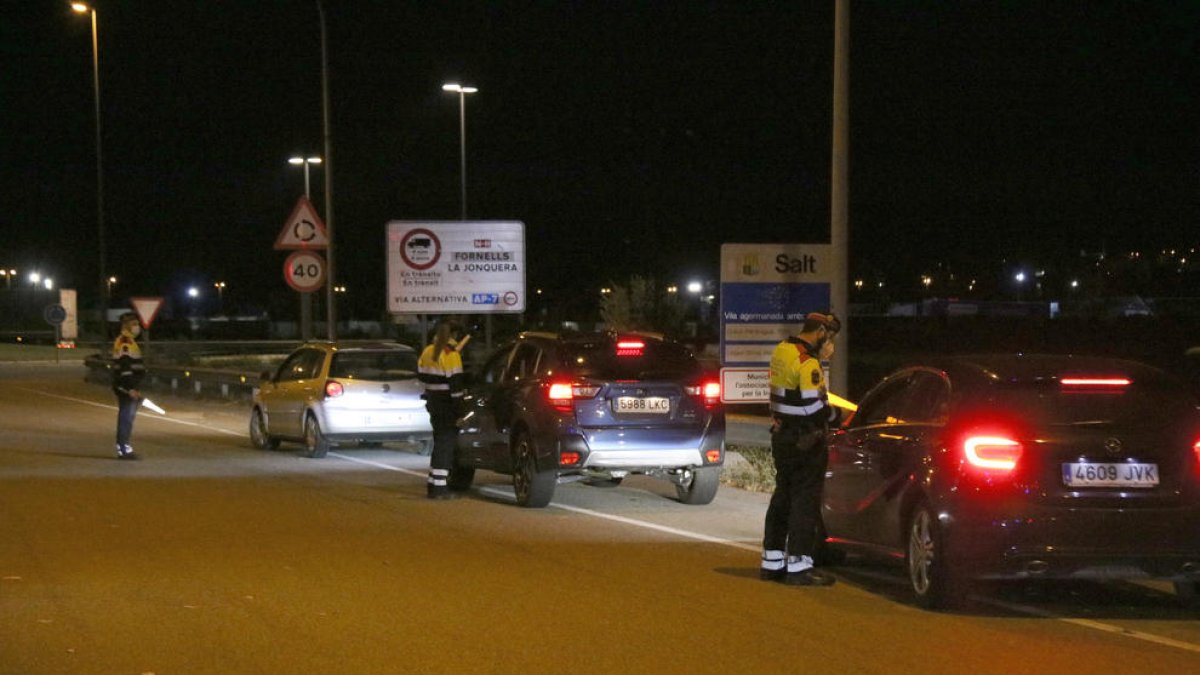 Imatge d'arxiu d'un control de mobilitat dels Mossos d'Esquadra.