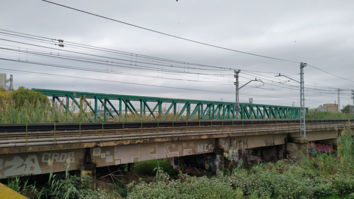 Tramo metálico en el trayecto Martorell-Sant Vicenç de Calders-Nudo de Vila-seca correspondiente al viaducto del río Francolí