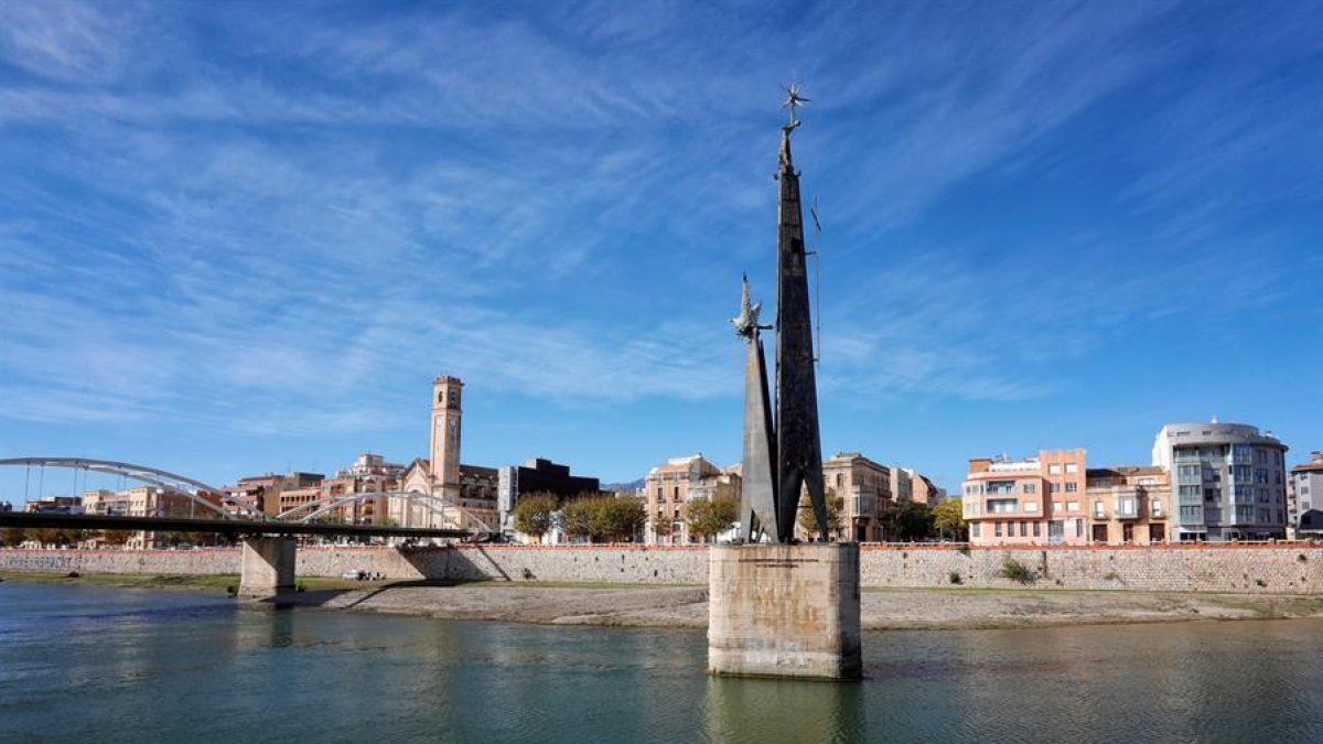 Aspecte del monument franquesta dedicat a la batalla del?Ebre a Tortoa.