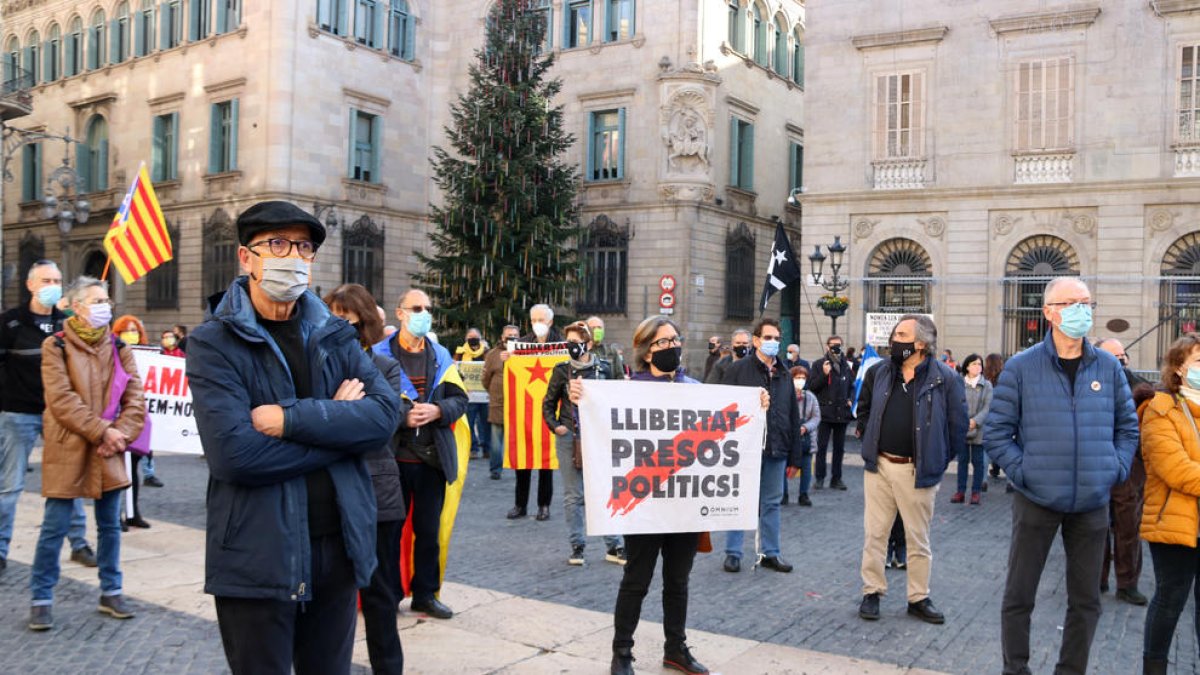 Pla obert d'una concentració contra la repressió de l'ANC.