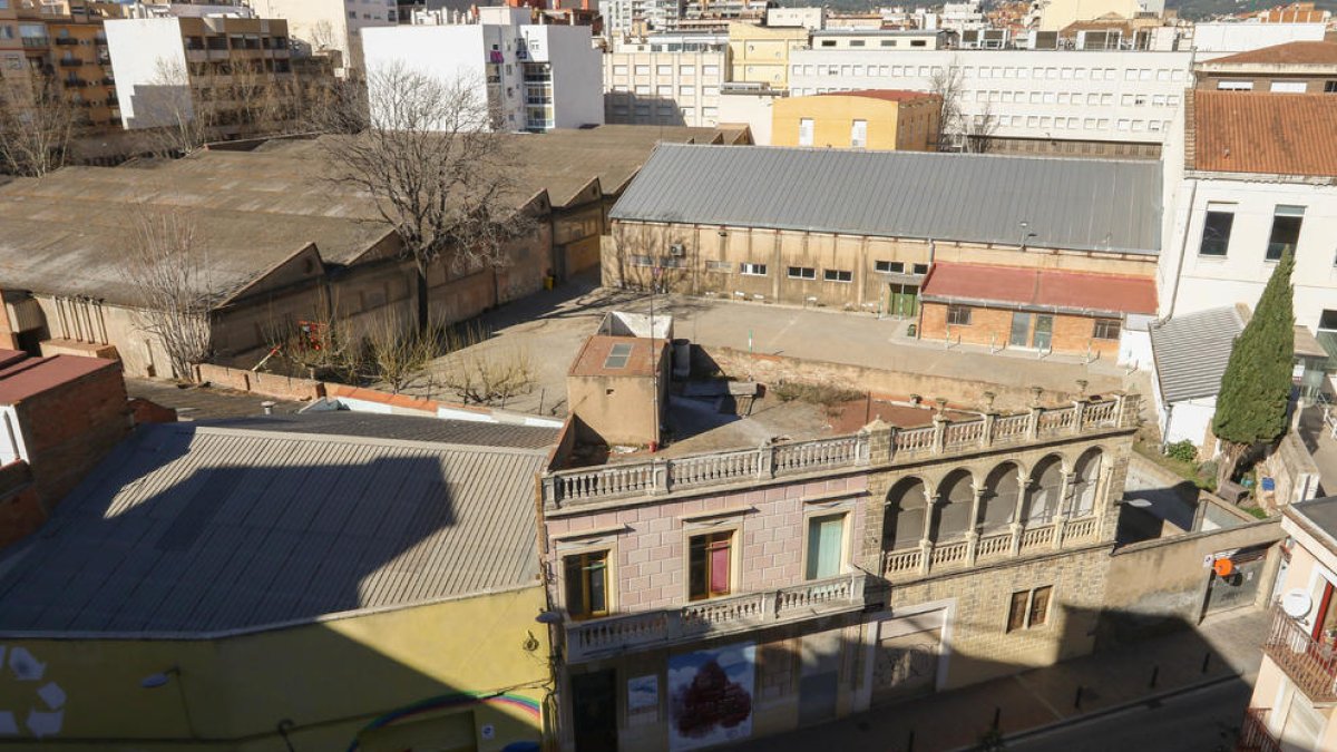 Les feines ja estan en marxa a l'interior del bloc.