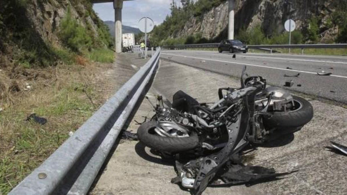 Imatge d'arxiu de l'escenari d'un accident de moto.