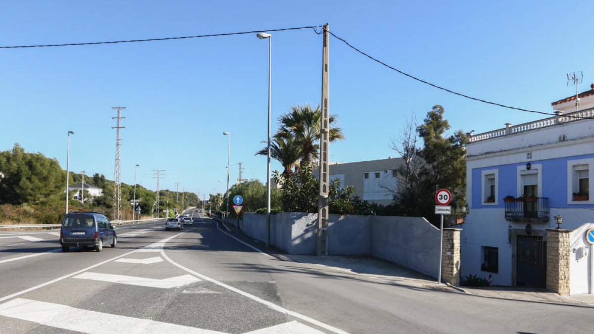 Imatge de la urbanització de la Savinosa, que acull molts usuaris de la platja en temporada d'estiu.