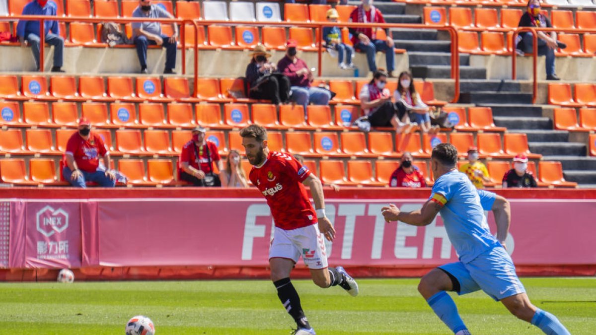 Fausto Tienza, durante el partido de ida entre el Nàstic y el Ibiza-Eivissa.