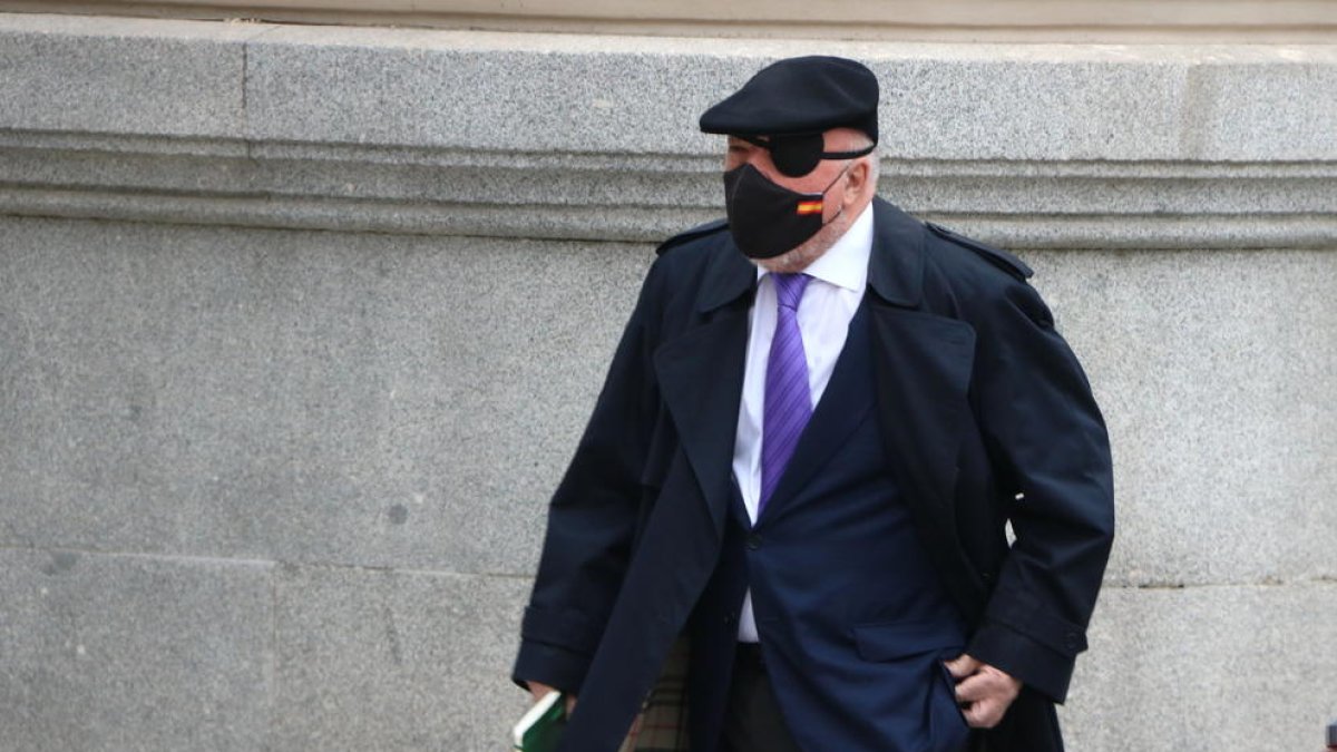 El excomisario de la Policía Nacional José Manuel Villarejo, en la entrada en la Audiencia Nacional.