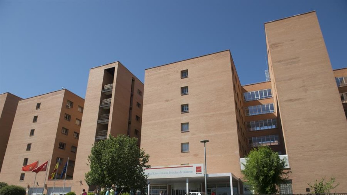 Façana de l'Hospital Príncepe de Asturias d'Alcalá de Henares.