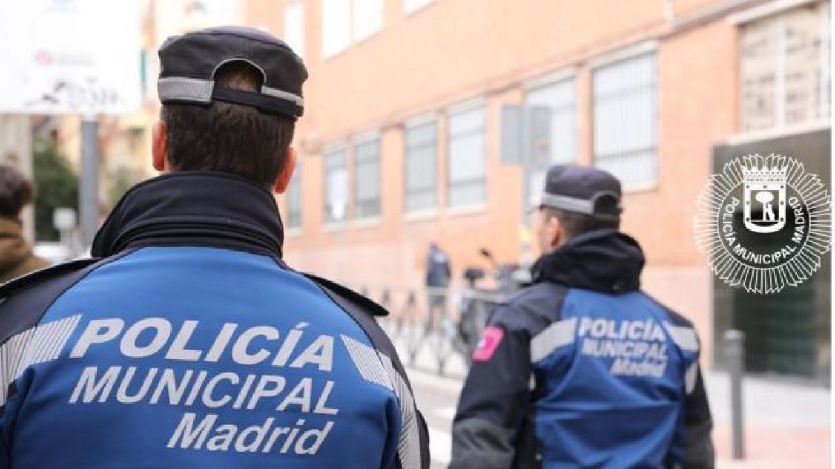 Dos agentes de la Policia Municipal de Madrid.