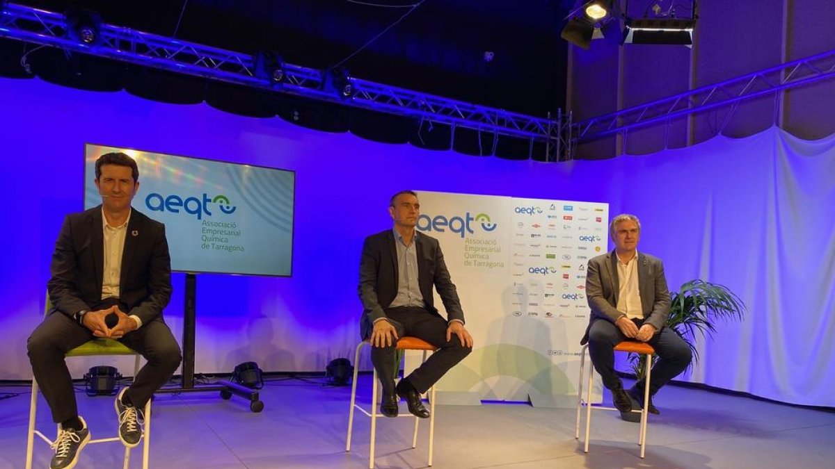 El presidente de la AEQT, Rubén Folgado, y los vicepresidentes Ignasi Cañagueral y José Manuel Segura durante la presentación del plan.