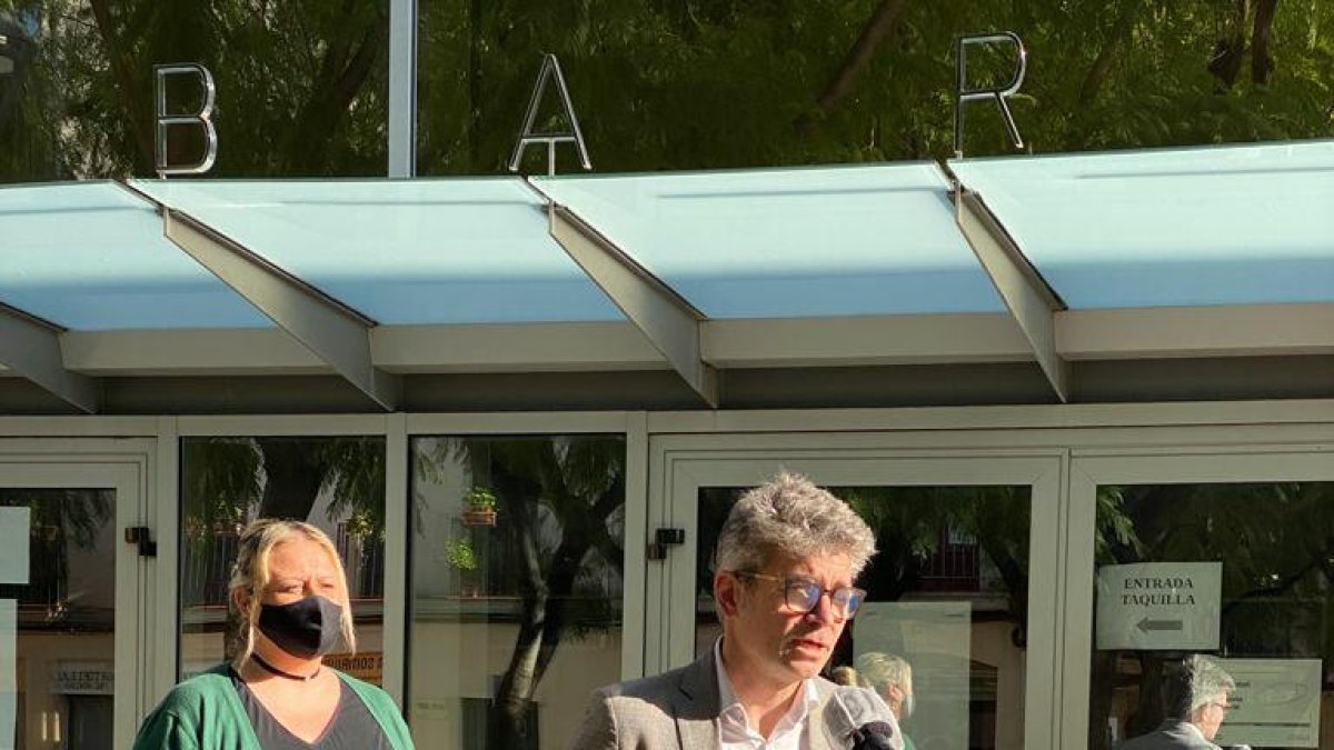 Montse Caelles i Marc Arza, en l'acte de campanya ahir a Reus.