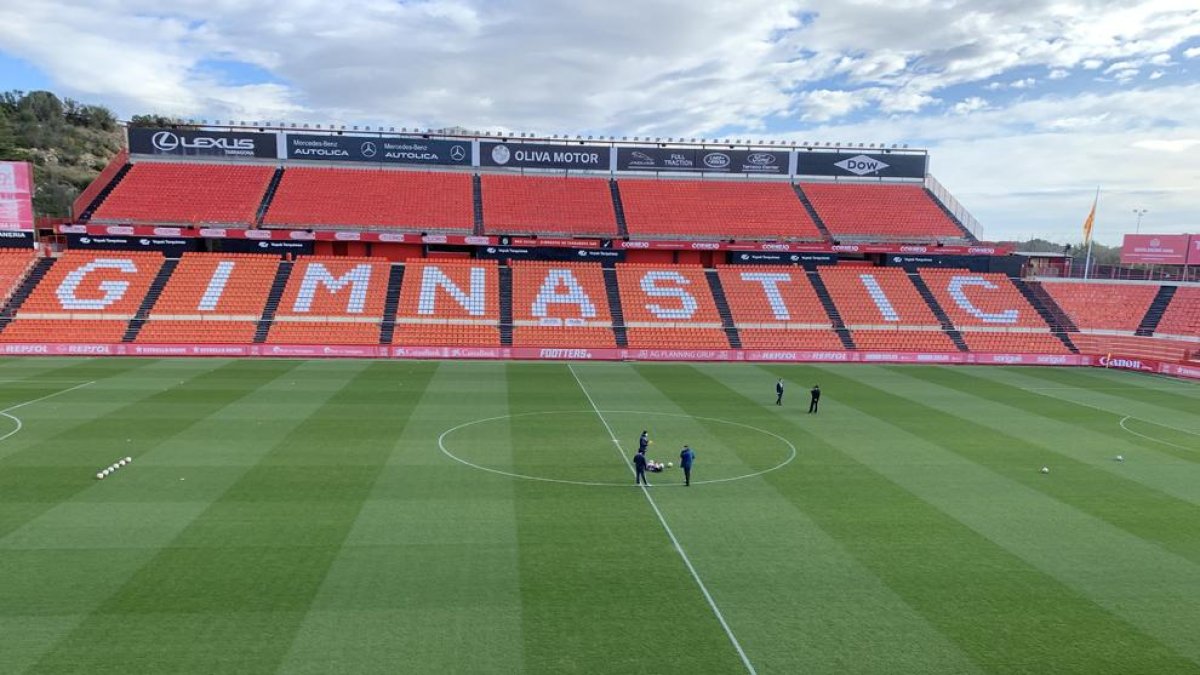 El Nou Estadi, antes del partido.