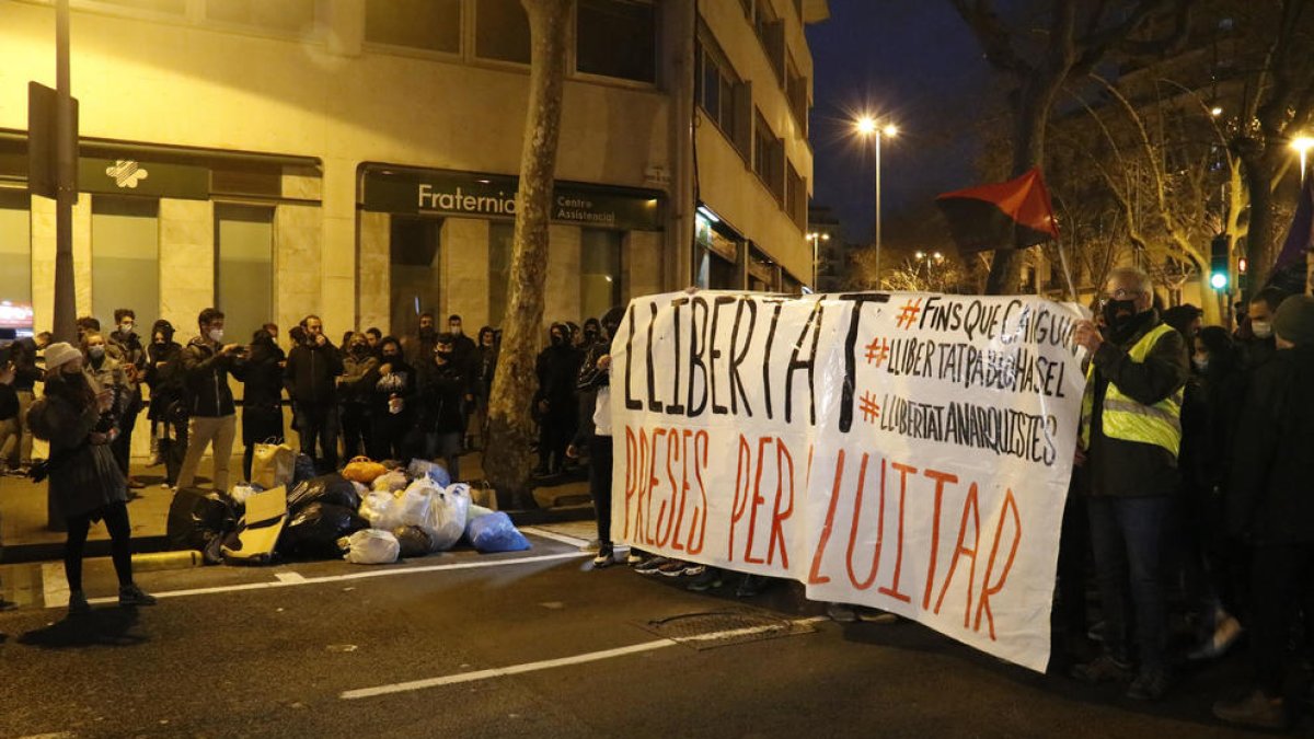 La cabecera de la manifestación de Barcelona de ayer a la zona de la plaza de Tetuán.