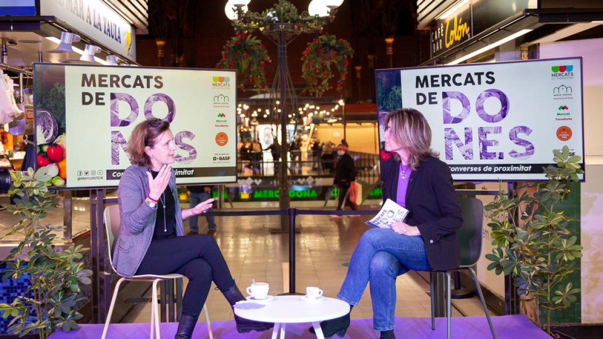 Imatge de la gravació de 'Mercats de Dones' avui al Mercat Central de Tarragona.