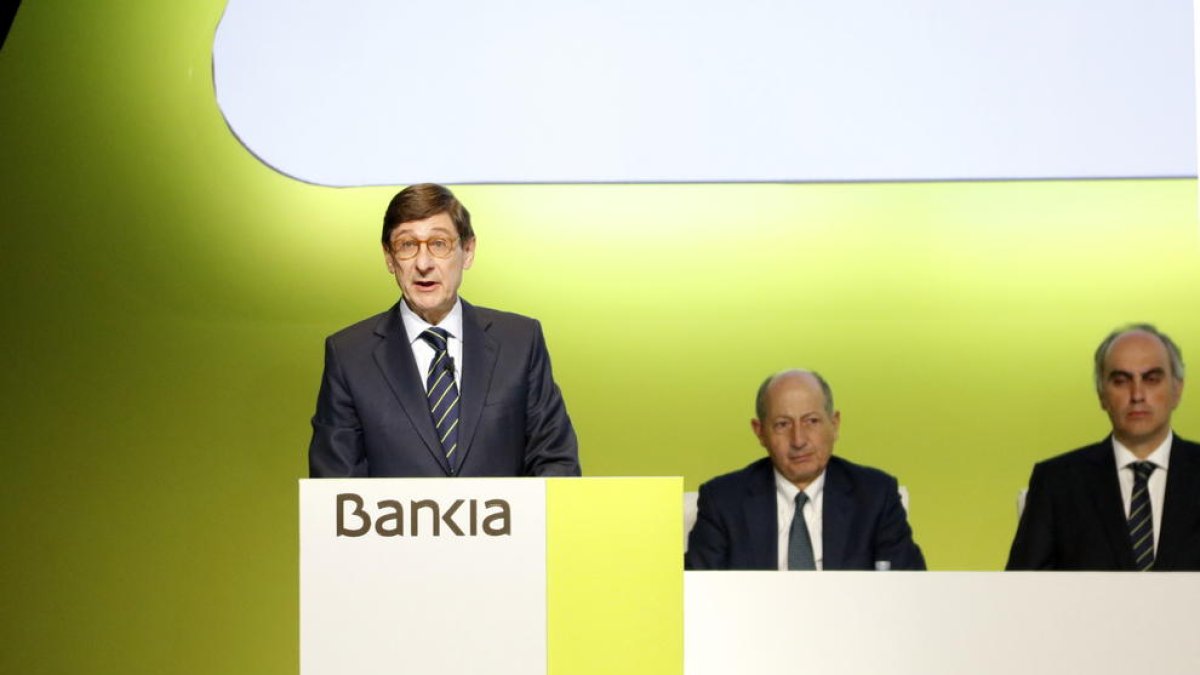 Imagen general de la intervención del presidente de Bankia, José Ignacio Goirigolzarri, en la junta general de accionistas.