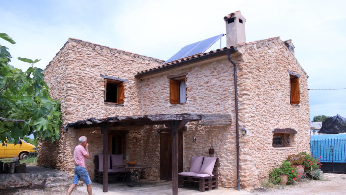 Allotjament del portaveu d'Aturebre, Juanjo Bel, a Masdenverge.