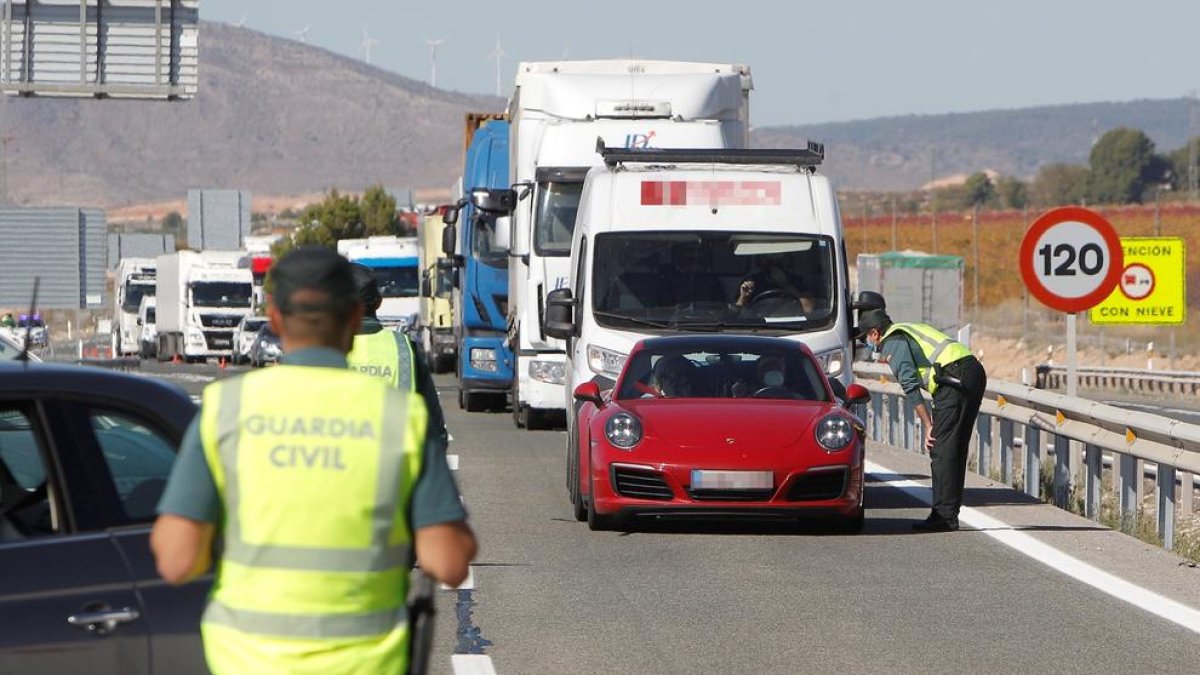 Un control de la Guardia Civil en la A-31 en la provincia de Alicante.