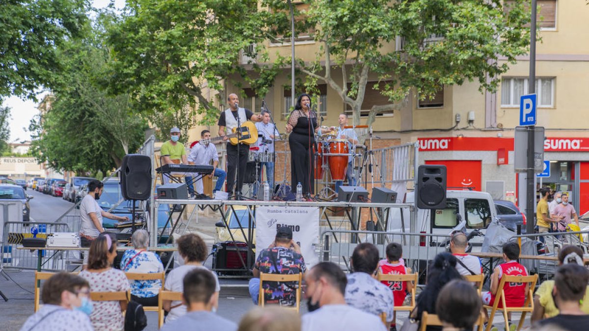 La plaza del Pintor Ferré Revascall fue el escenario escogido.