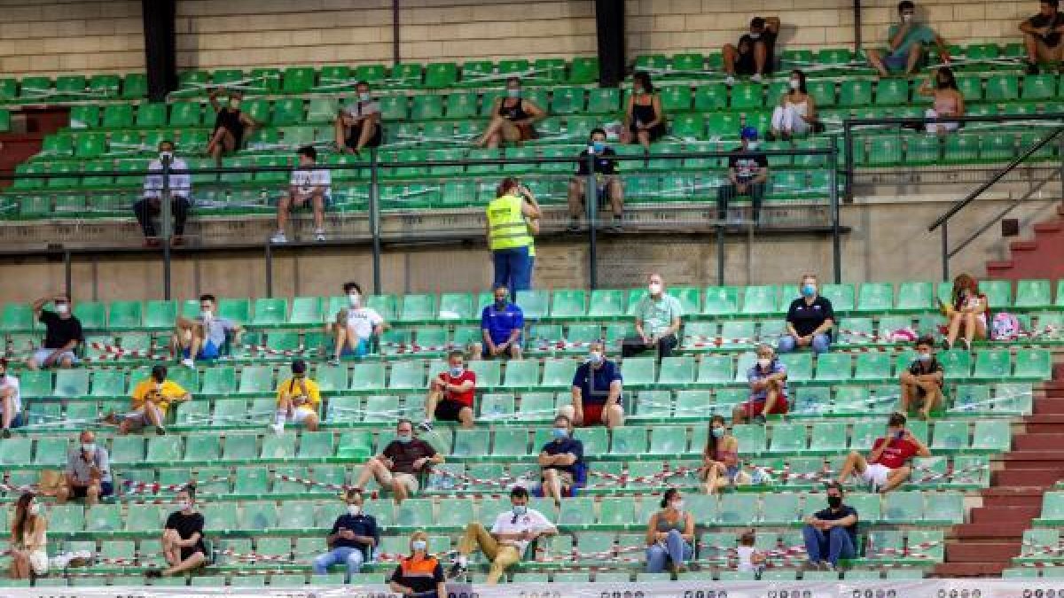 Públic durant un partit de futbol.