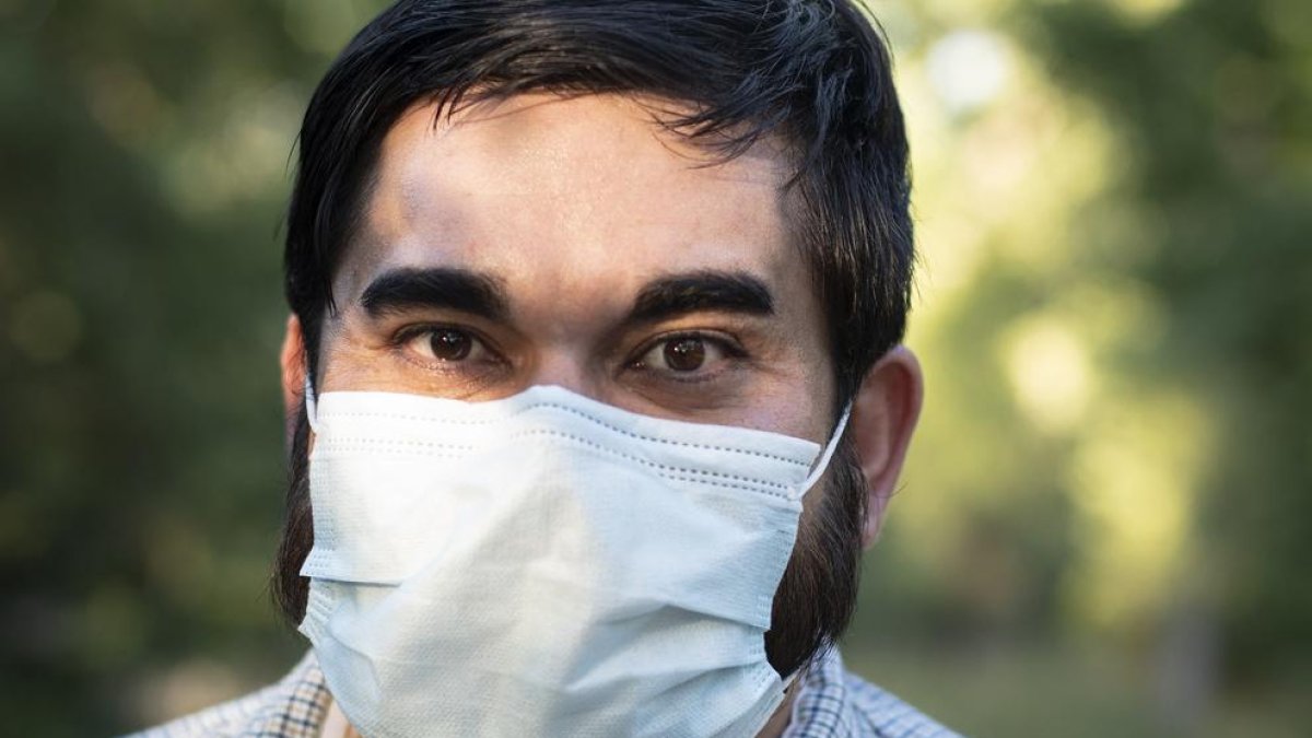 Las mascarillas no ajustan bien a las caras con barbas.