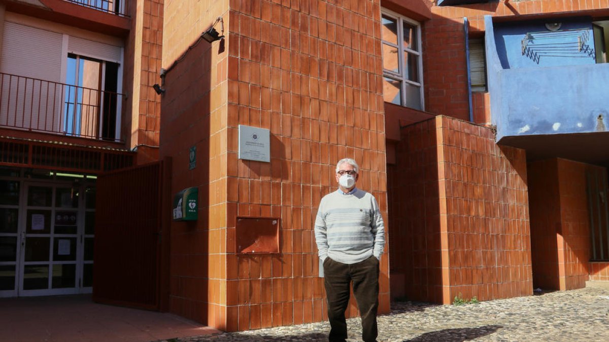 Antonio Montoya, secretario de la AV, en su sede, en el Centro Cívico.