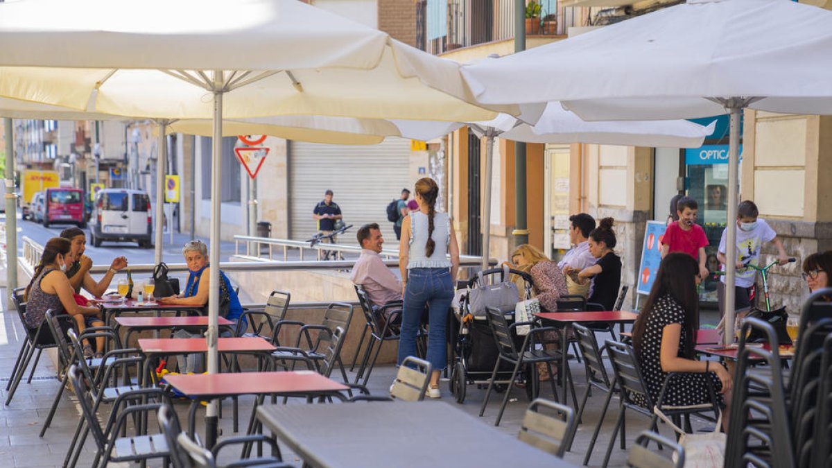 Imatge de la terrassa d'un establiment del carrer Lleida de Tarragona.