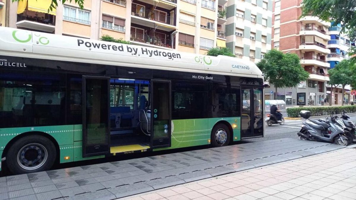 L'EMT prova un autobús d'hidrogen pels carrers de Tarragona