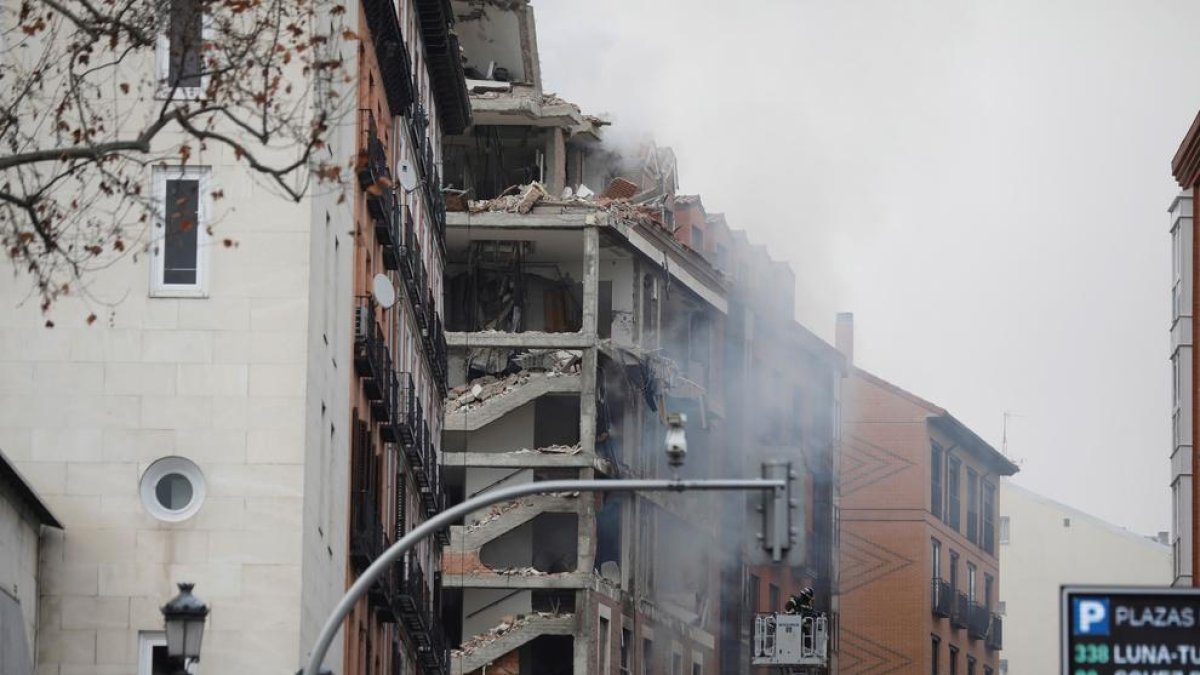Imatge de l'edifici on s'ha produït l'explosió, a MAdrid.
