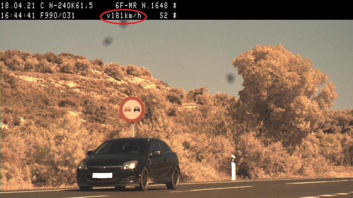 Vehículo detectado en un control de los Mossos d'Esquadra que circulaba a 181 km/h por l'N-240 a les Borges Blanques.