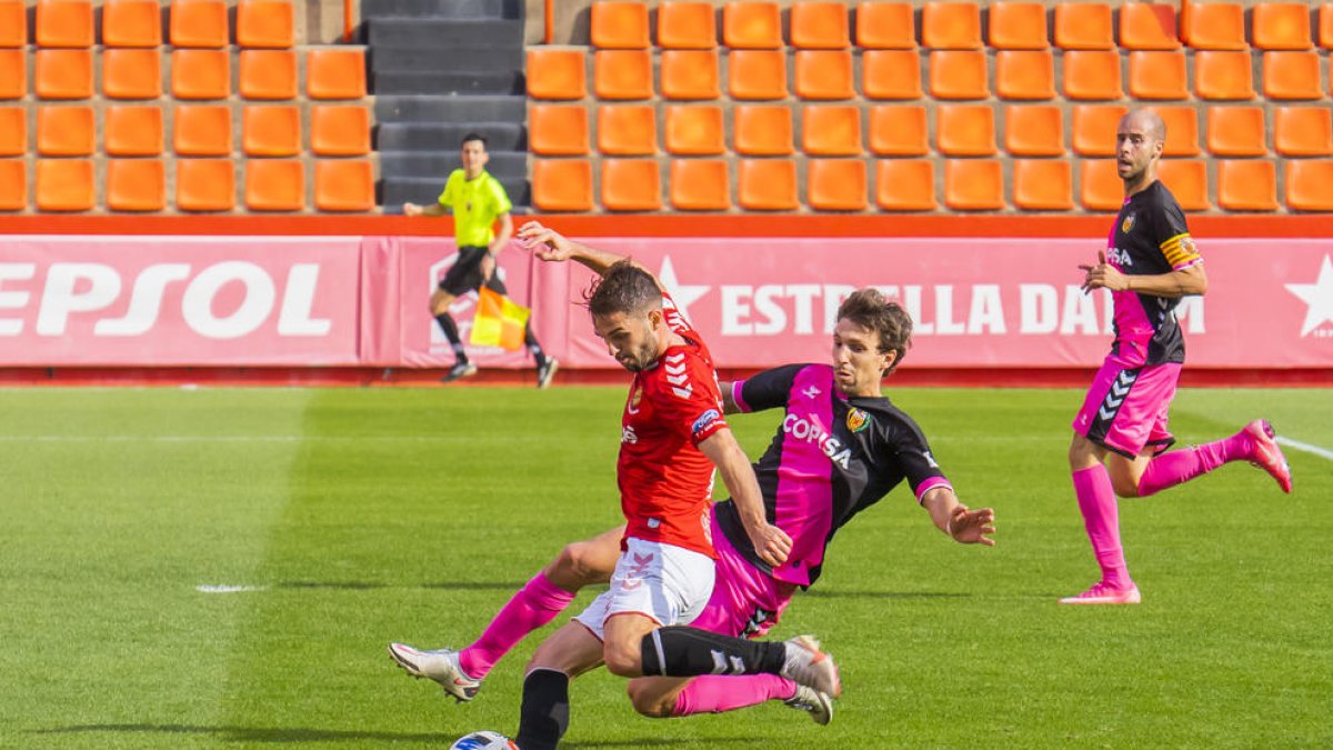 Fran Carbia apunta al once contra el Llagostera.