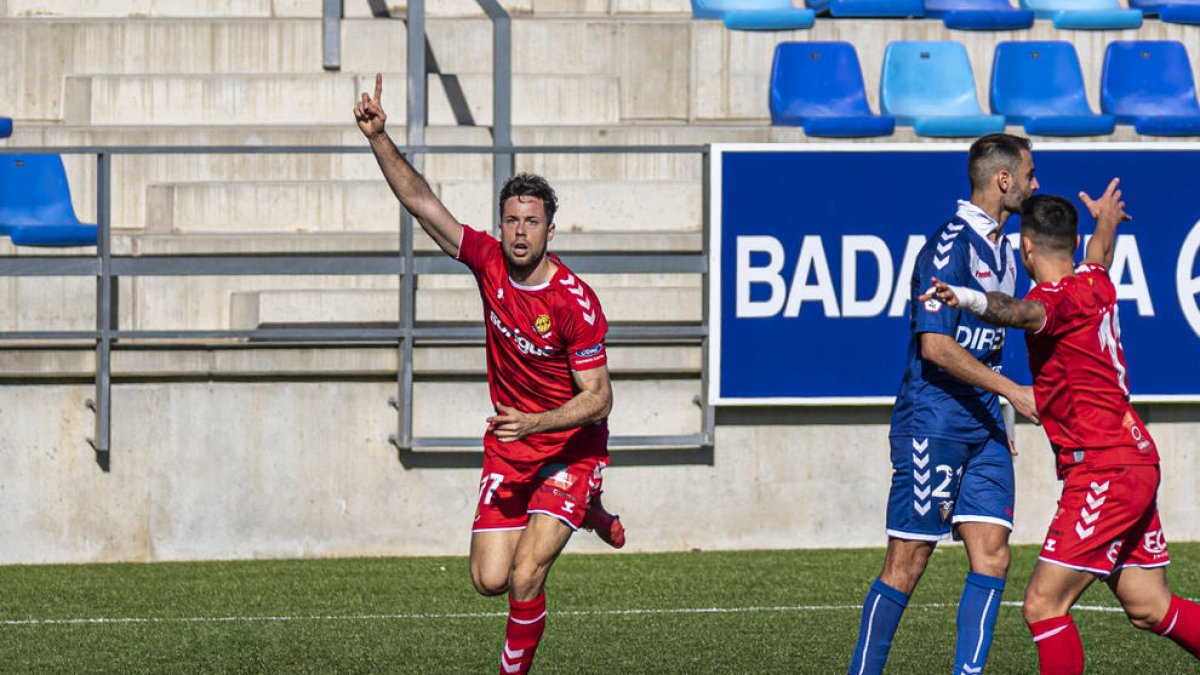 Pedro Martín, celebrando el gol en Badalona-