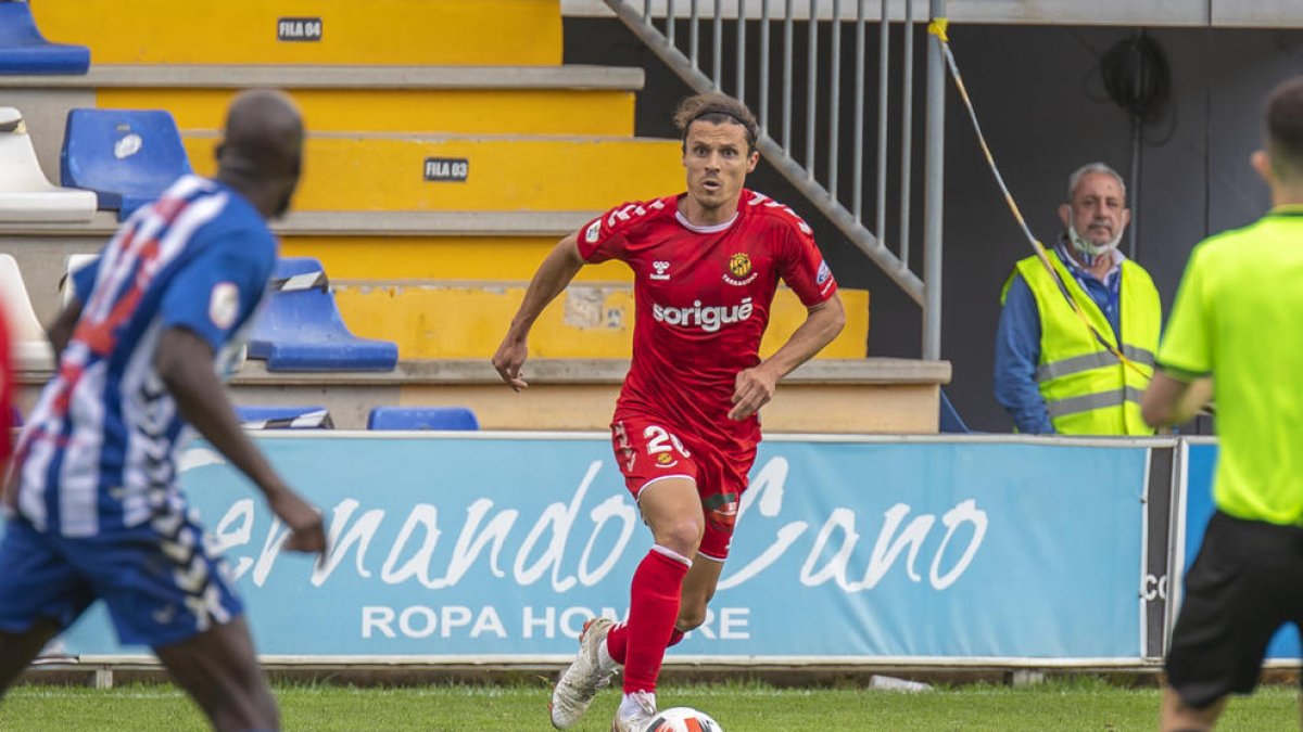 Francesc Fullana, durante el Alcoyano-Nàstic.