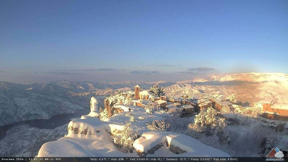 La nevada del temporal Filomena a Siurana, captada per Meteoprades.