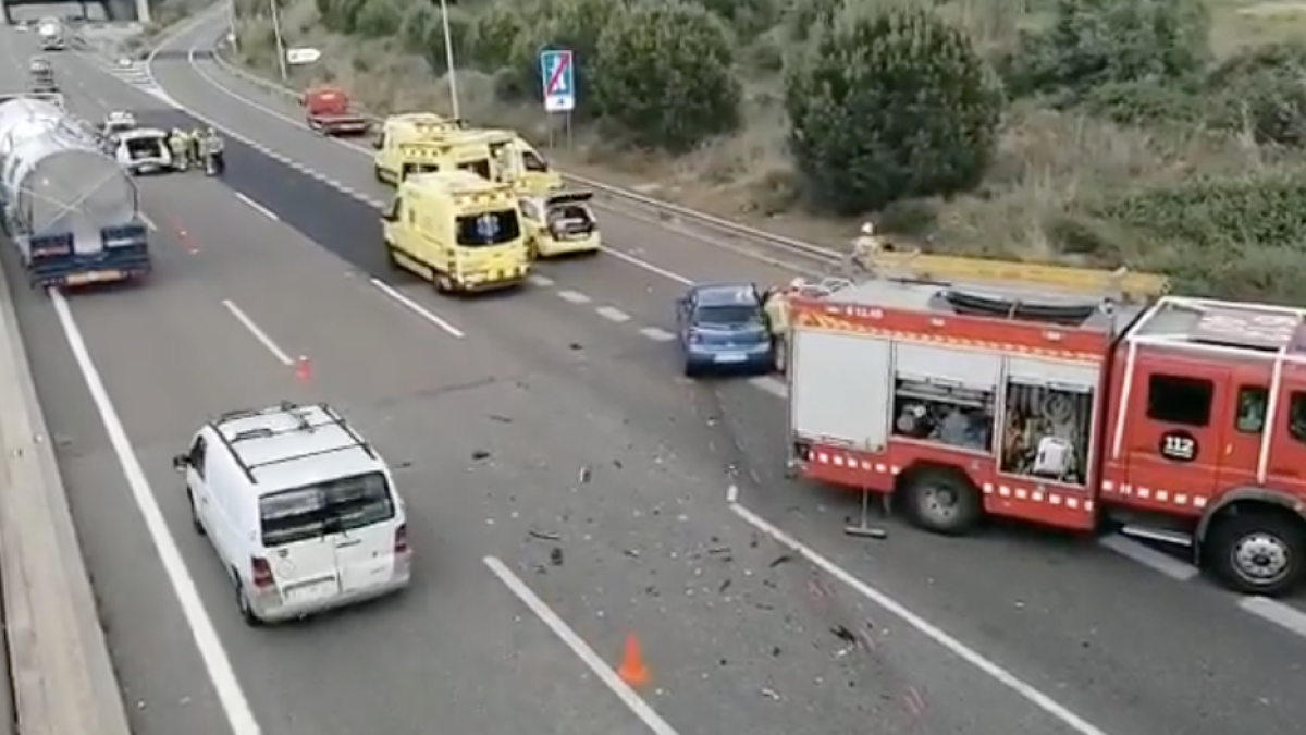 Imatge de l'accident que s'ha produït a l'autopista, al terme de Tarragona.