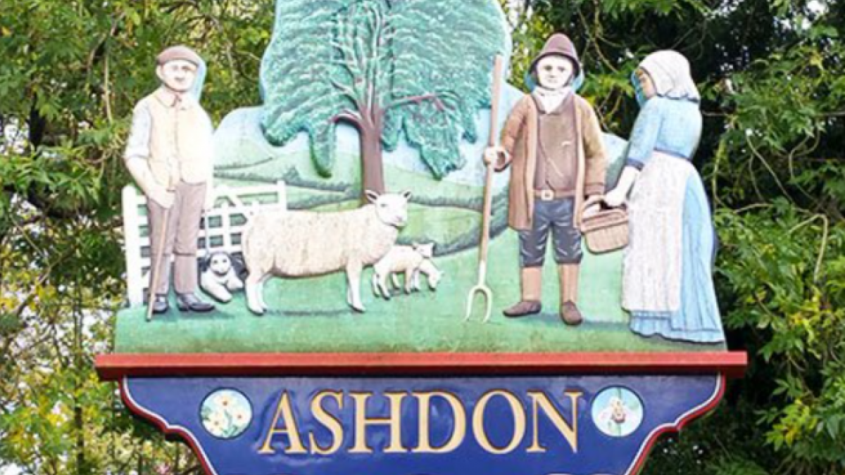 La entrada de Ashdon.